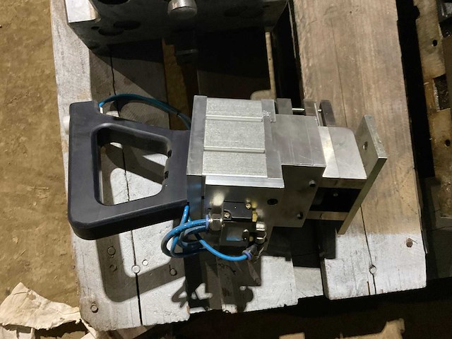 Schüco aluminium ponsgereedschap (5x) - afbeelding 9 van  15