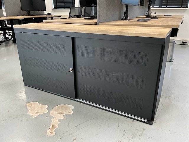 Schuifdeurkast (2x) - afbeelding 1 van  2