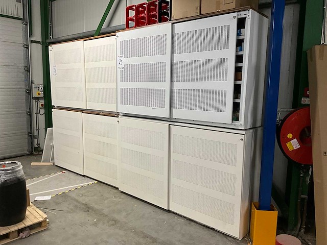 Schuifdeurkast (4x) - afbeelding 1 van  6