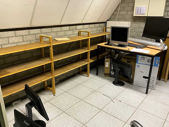 Schuifdeurkast en divers - afbeelding 1 van  7