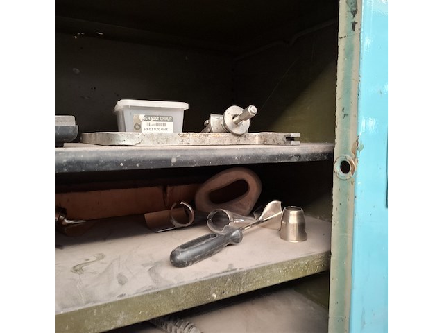 Schuifdeurkast met inhoud - afbeelding 3 van  27