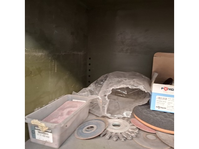 Schuifdeurkast met inhoud - afbeelding 7 van  27