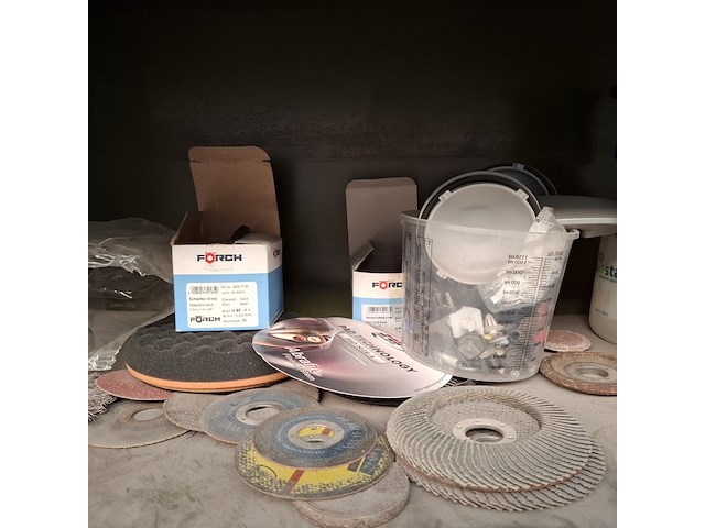 Schuifdeurkast met inhoud - afbeelding 8 van  27