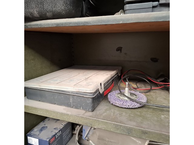 Schuifdeurkast met inhoud - afbeelding 16 van  27