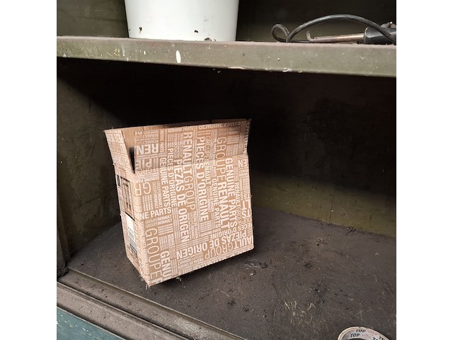 Schuifdeurkast met inhoud - afbeelding 20 van  27