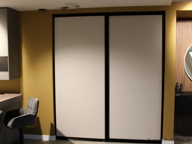 Schuifdeurkast met maatwerk interieursysteem - afbeelding 1 van  7