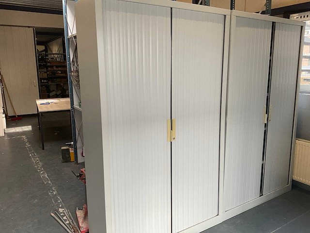 Schuifdeurkast - afbeelding 1 van  3