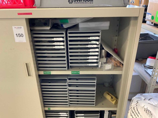 Schuifkast/ magazijnstelling met inhoud - afbeelding 13 van  16