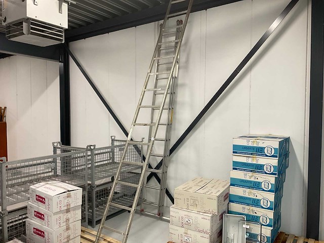 Schuifladder en ladder - afbeelding 1 van  3