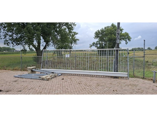 Schuifpoort, heras - afbeelding 2 van  6