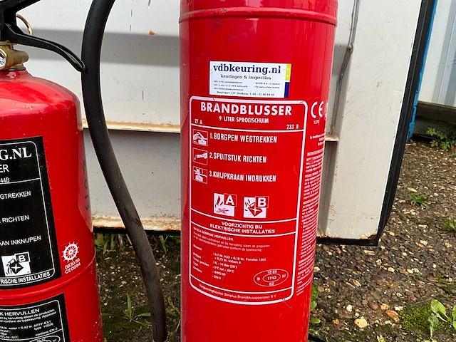 Schuim brandblusser (2x) - afbeelding 2 van  3