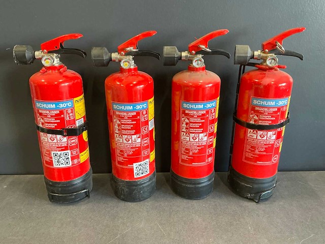Schuim brandblusser (4x) - afbeelding 1 van  2