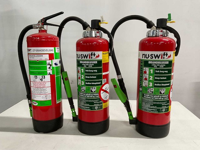 Schuim brandblussers (3x) - afbeelding 2 van  2