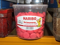 Schuimaardbeien haribo 12 overdozen met 6 emmers a 1050 g. tht 7/8 2026. - afbeelding 1 van  2