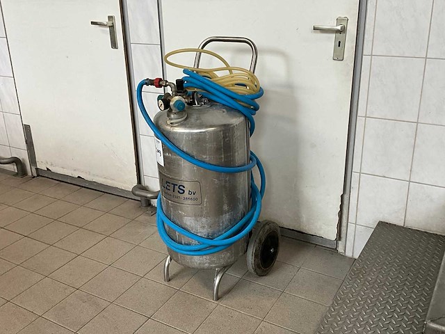 Schuimtank - afbeelding 1 van  4