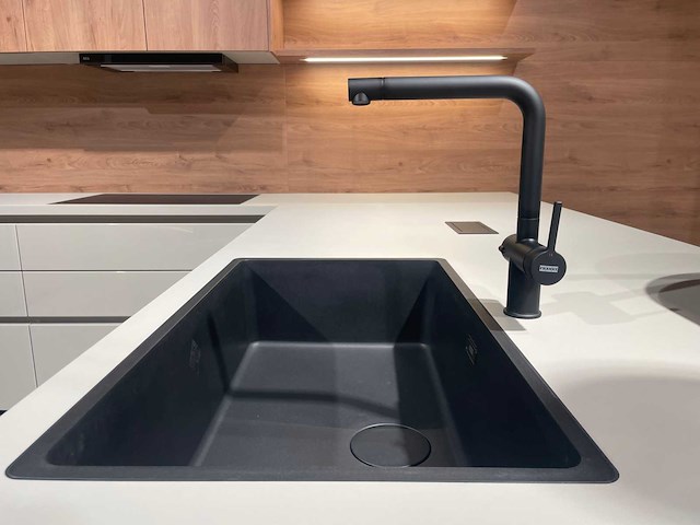 Schüller - beurskeuken met aeg apparatuur - afbeelding 7 van  51