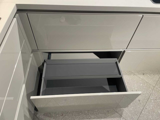Schüller - beurskeuken met aeg apparatuur - afbeelding 16 van  51