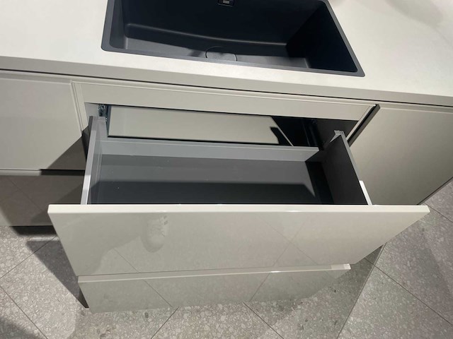 Schüller - beurskeuken met aeg apparatuur - afbeelding 15 van  46