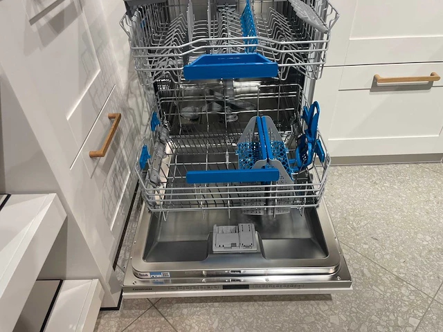 Schüller - beurskeuken met constructa apparatuur - afbeelding 30 van  49