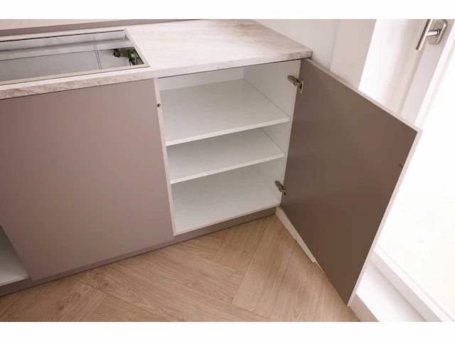Schüller - collectie 2028 - eiland keukenopstelling - afbeelding 10 van  19