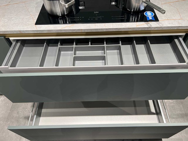 Schüller - easy toledo ultramat - showroomkeuken met beko apparatuur - afbeelding 8 van  13
