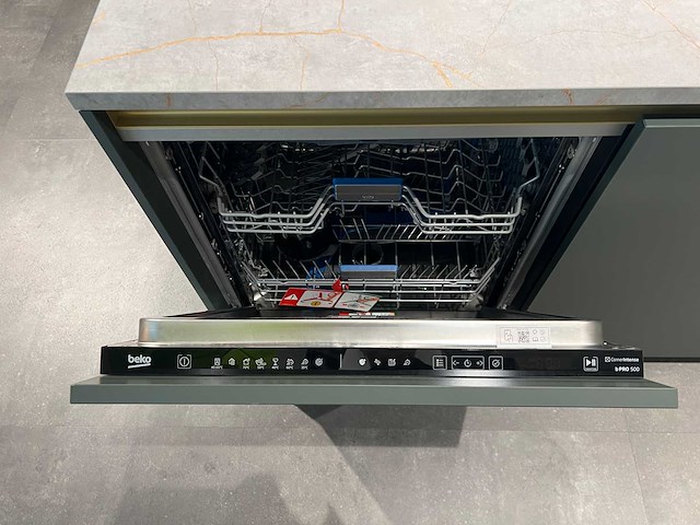 Schüller - easy toledo ultramat - showroomkeuken met beko apparatuur - afbeelding 24 van  26