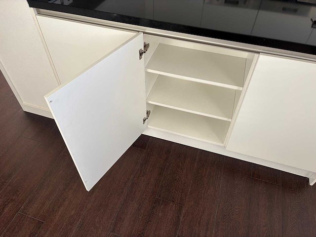 Schüller - keuken met apparatuur - afbeelding 23 van  28