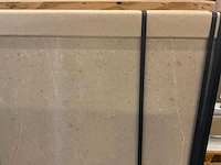 Schüller - rechtopgestelde keuken met kastenwand en barzitdeel - afbeelding 8 van  9