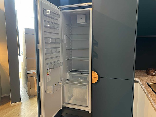 Schüller - showroomkeuken met aeg/juno apparatuur - afbeelding 11 van  18