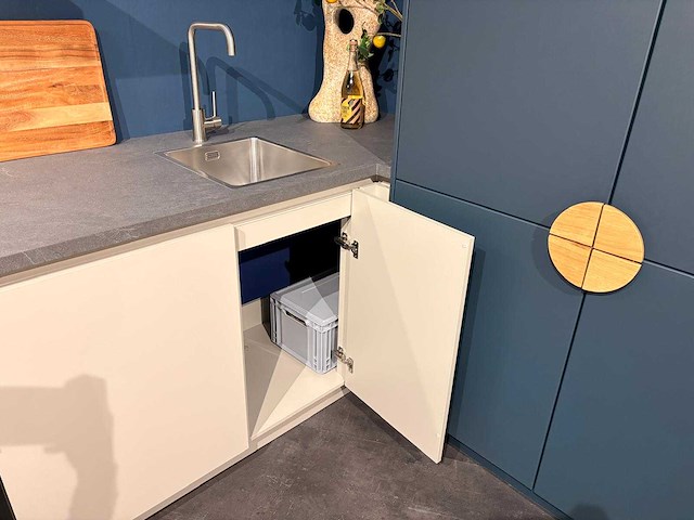 Schüller - showroomkeuken met aeg/juno apparatuur - afbeelding 3 van  13