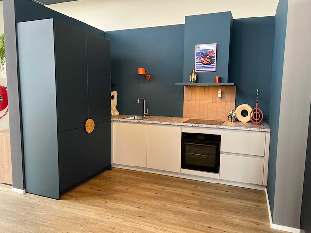 Schüller - showroomkeuken met aeg/juno apparatuur - afbeelding 11 van  20