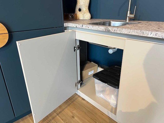 Schüller - showroomkeuken met aeg/juno apparatuur - afbeelding 18 van  20