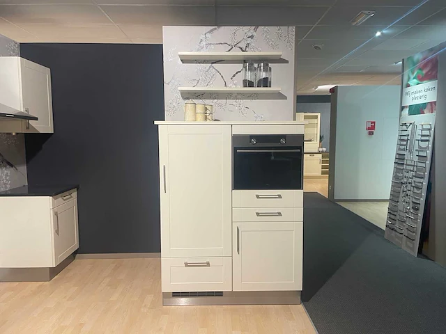Schüller - showroomkeuken met apparatuur - afbeelding 23 van  28