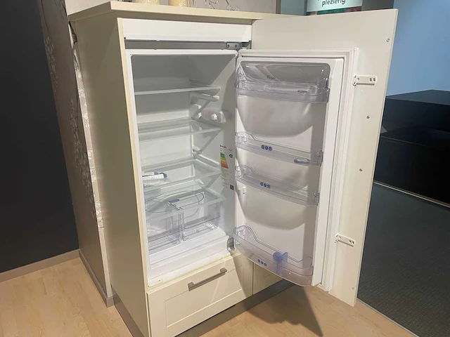 Schüller - showroomkeuken met apparatuur - afbeelding 7 van  17