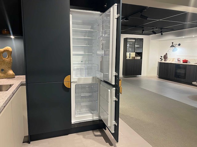 Schüller - showroomkeuken met apparatuur - afbeelding 8 van  13