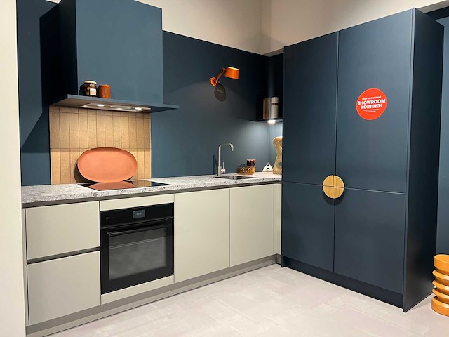 Schüller - showroomkeuken met apparatuur - afbeelding 17 van  20