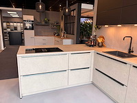 Schüller - showroomkeuken met apparatuur - afbeelding 15 van  17