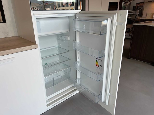 Schüller - showroomkeuken met apparatuur - afbeelding 6 van  15