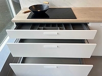 Schüller - showroomkeuken met apparatuur - afbeelding 8 van  15