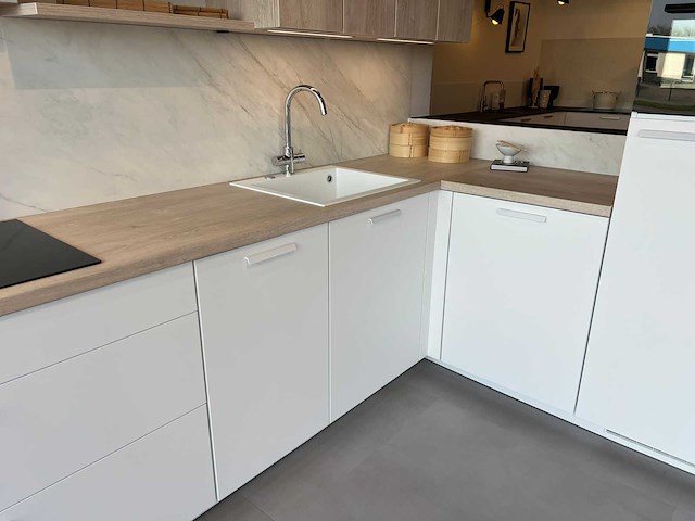 Schüller - showroomkeuken met apparatuur - afbeelding 14 van  15