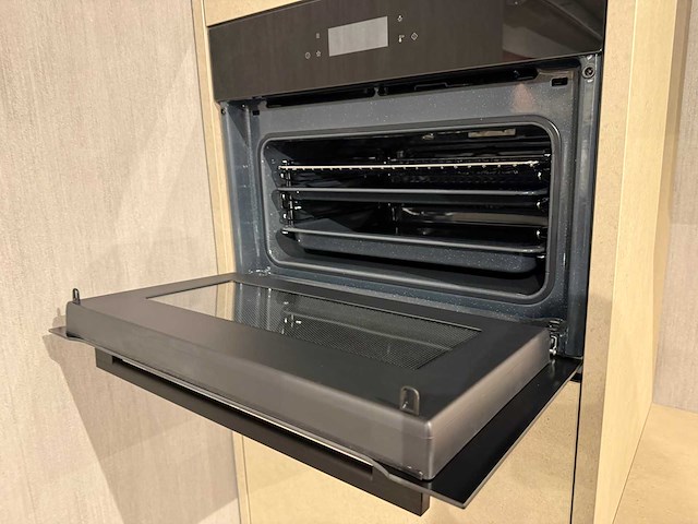 Schüller - showroomkeuken met apparatuur - afbeelding 8 van  23