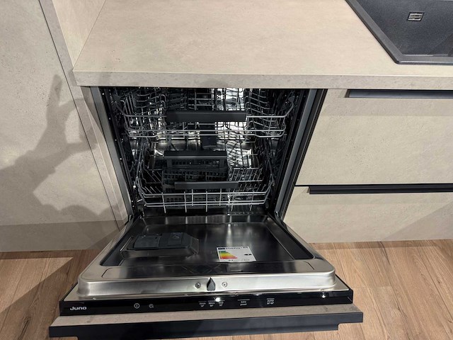 Schüller - showroomkeuken met apparatuur - afbeelding 9 van  23