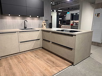 Schüller - showroomkeuken met apparatuur - afbeelding 21 van  23