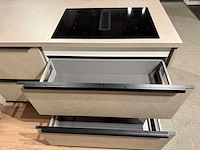 Schüller - showroomkeuken met apparatuur - afbeelding 4 van  23