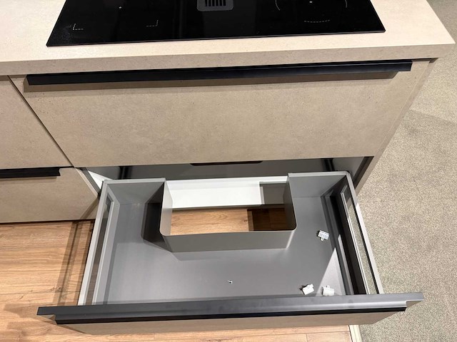 Schüller - showroomkeuken met apparatuur - afbeelding 16 van  23