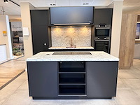 Schüller - showroomkeuken met atag/novy apparatuur - afbeelding 9 van  55
