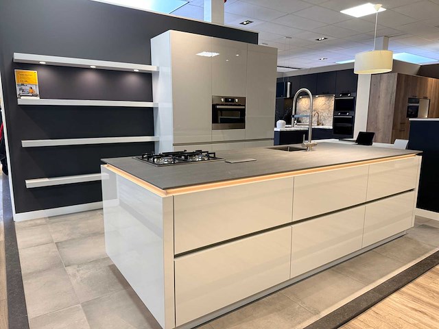 Schüller - showroomkeuken met etna apparatuur - afbeelding 20 van  44