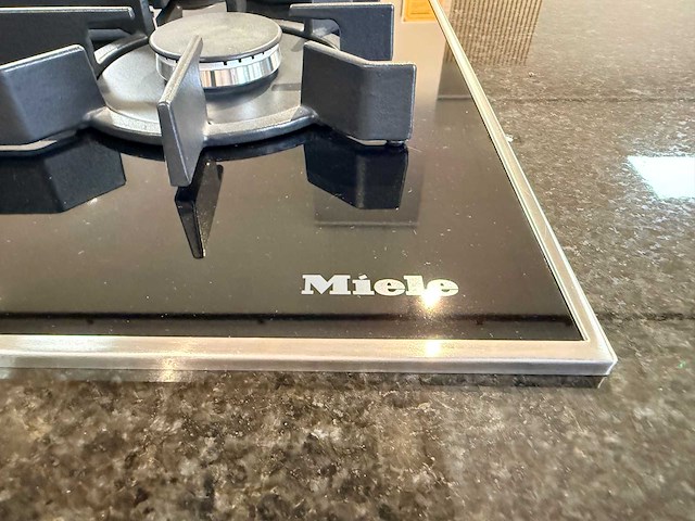 Schüller - showroomkeuken met miele apparatuur - afbeelding 2 van  37