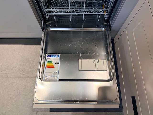 Schüller - showroomkeuken met miele apparatuur - afbeelding 10 van  37