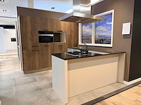 Schüller - showroomkeuken met miele apparatuur - afbeelding 1 van  37